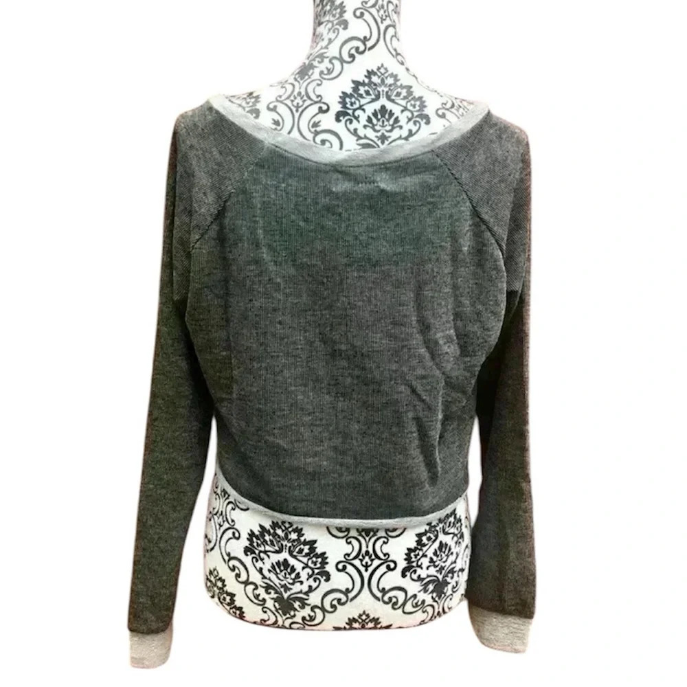 NWT THE CLAS-SIC Sequined Long Sleeved Cropped Crew Sweatshirt Top Size M - Picture 3 of 9